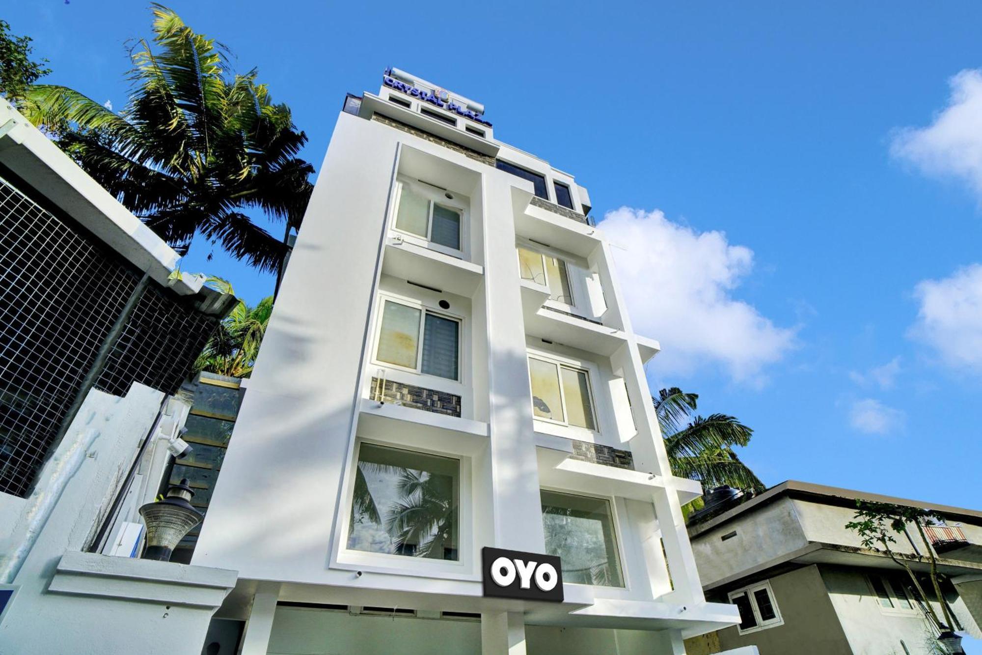 Hotel O Crystal Executive Suites Kochi Exterior photo